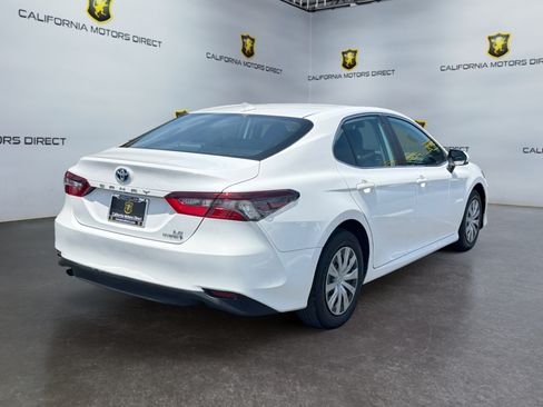 Used 2022 Toyota Camry LE FWD image 5