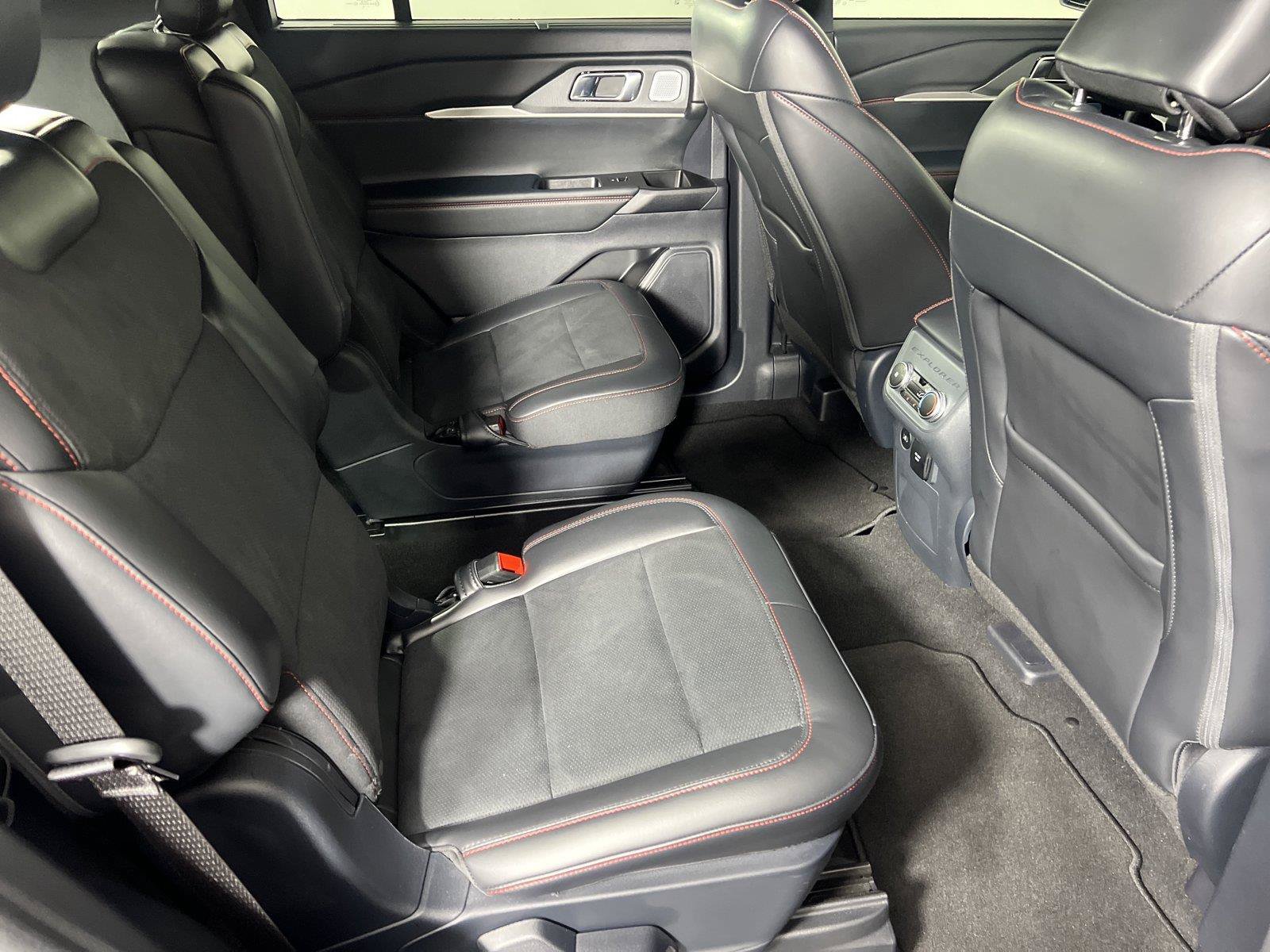 Used 2025 Ford Explorer ST AWD/4WD image 15