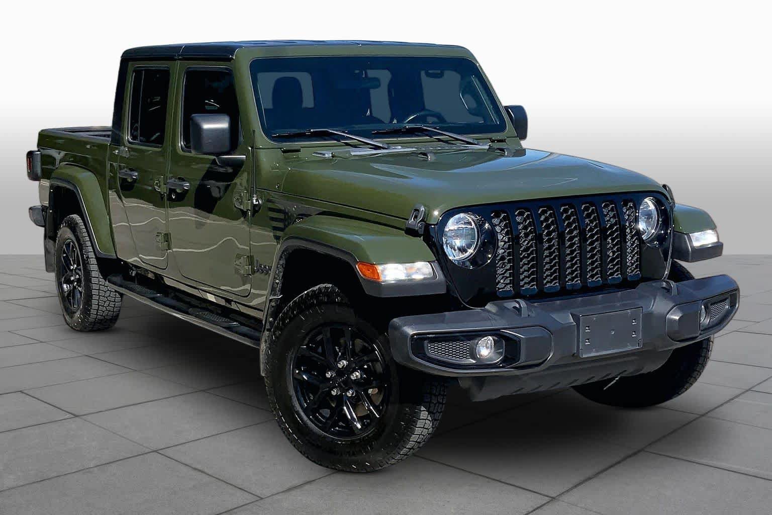 Used 2022 Jeep Gladiator Sport AWD/4WD image 2