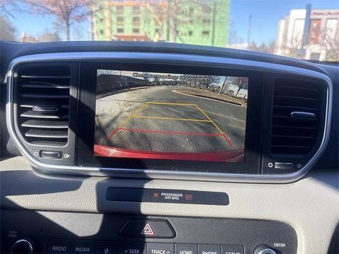 Used 2022 Kia Sportage LX image 11