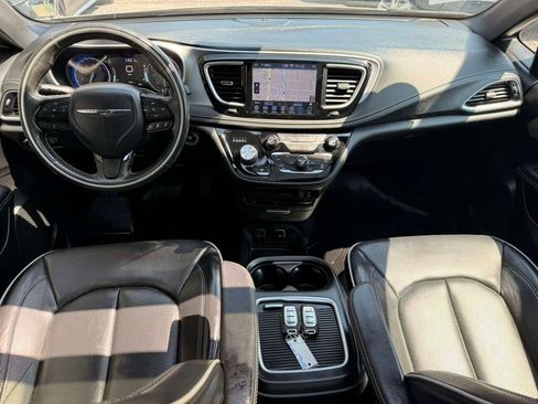 Used 2019 Chrysler Pacifica Limited w/ Advanced Safetytec Group FWD image 21