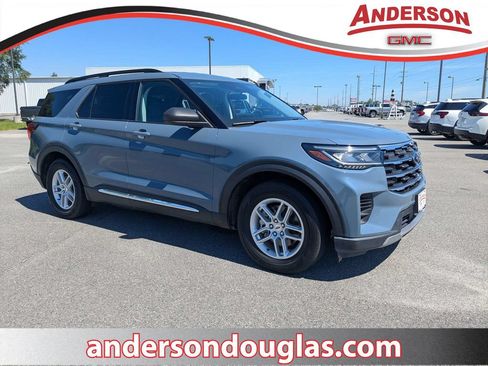 Used 2025 Ford Explorer Active RWD image 1