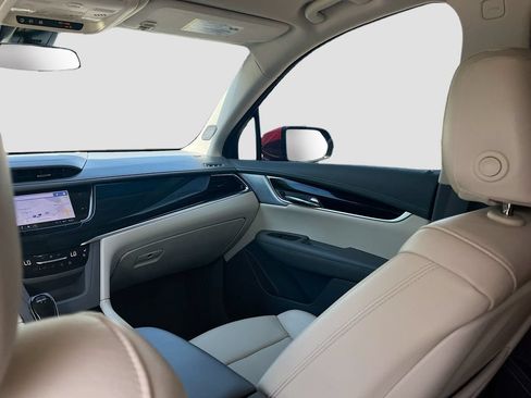 Used 2025 Cadillac XT6 Premium Luxury FWD image 25