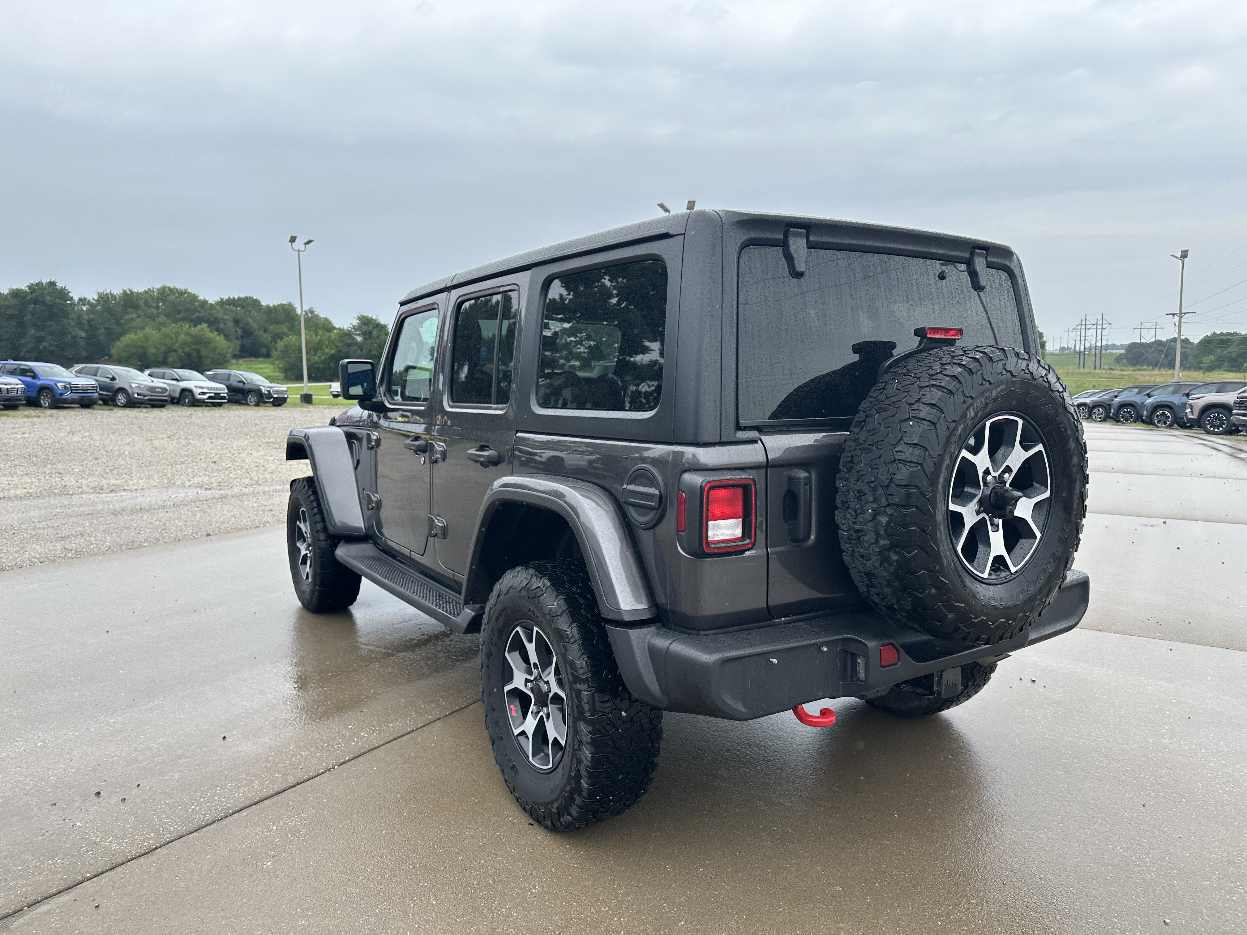 Used 2023 Jeep Wrangler Unlimited Rubicon w/ Cold Weather Group AWD/4WD image 3