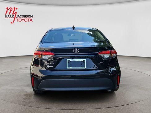 Used 2024 Toyota Corolla LE FWD image 11