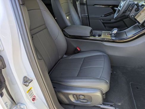 Used 2026 Land Rover Range Rover Evoque Dynamic SE image 18