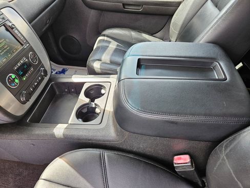 Used 2011 Chevrolet Avalanche LT AWD/4WD image 13