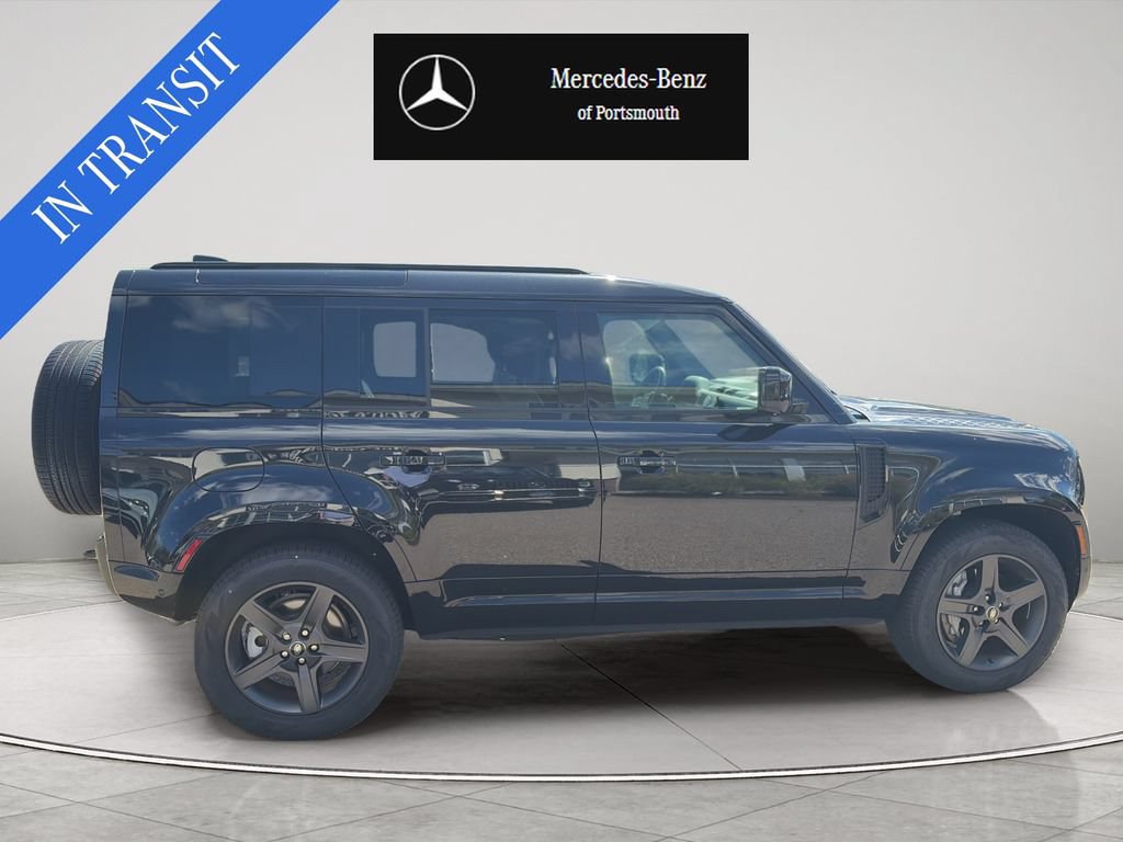 Used 2025 Land Rover Defender 110 X-Dynamic SE AWD/4WD image 6