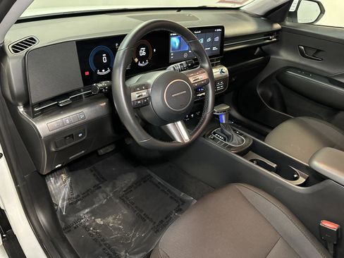 Used 2025 Hyundai Kona SEL image 24