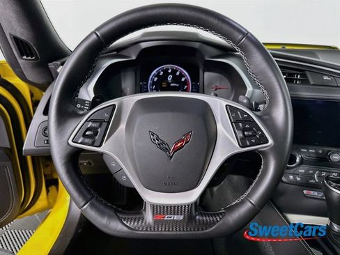 Used 2015 Chevrolet Corvette Z06 w/ 3LZ Preferred Equipment Group RWD image 13