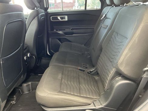 Used 2020 Ford Explorer XLT image 11