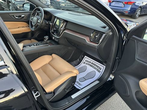 Used 2019 Volvo S60 T6 Inscription image 13