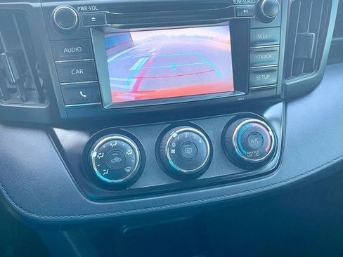 Used 2016 Toyota RAV4 LE image 17