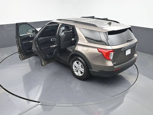 Used 2021 Ford Explorer XLT RWD image 44