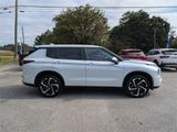 Used 2024 Mitsubishi Outlander SE image 2
