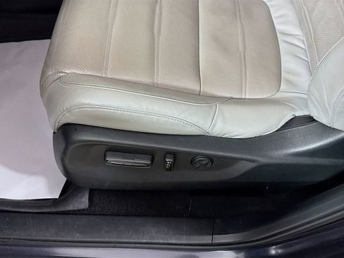Used 2018 Honda CR-V Touring image 22