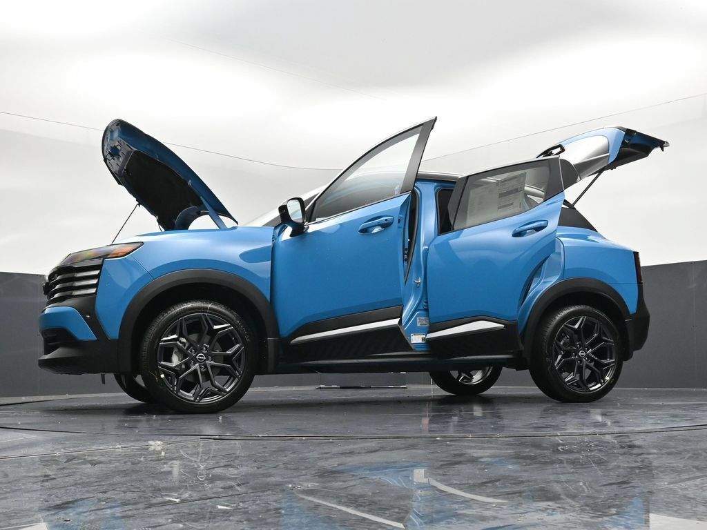 New 2026 Nissan Kicks SR AWD/4WD image 36