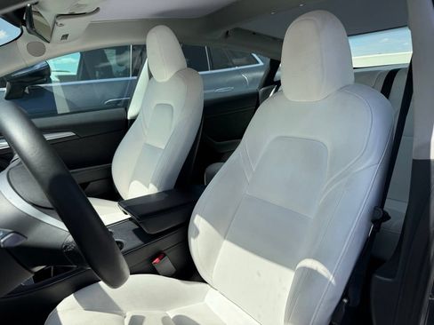 Used 2023 Tesla Model 3 Standard Range RWD image 2