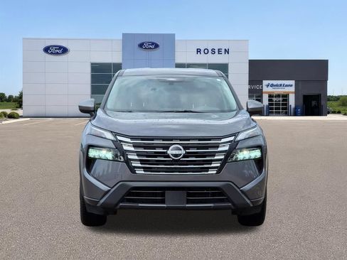 Used 2025 Nissan Rogue SV FWD image 8