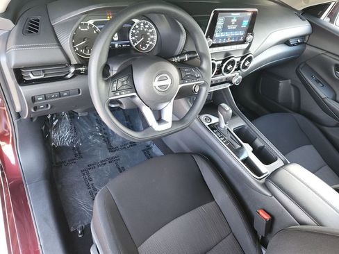 Used 2025 Nissan Sentra SV image 11