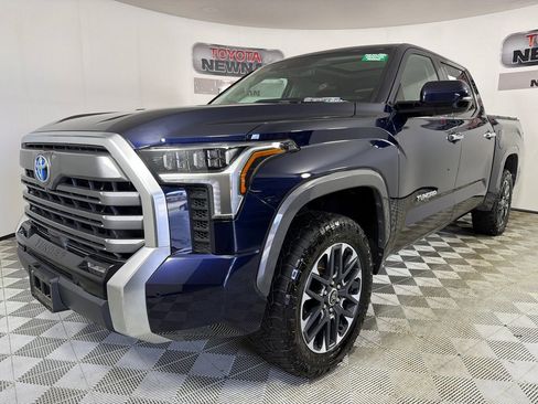 Used 2024 Toyota Tundra Limited AWD/4WD image 9
