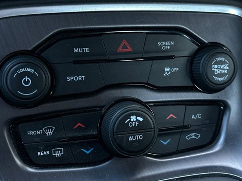 Used 2018 Dodge Challenger R/T image 20