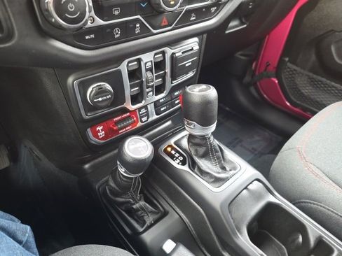 Used 2024 Jeep Wrangler Unlimited Rubicon image 29