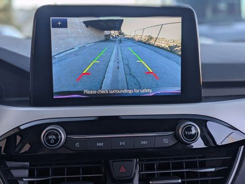 Used 2022 Ford Escape SE w/ SE Sport Appearance Package image 13