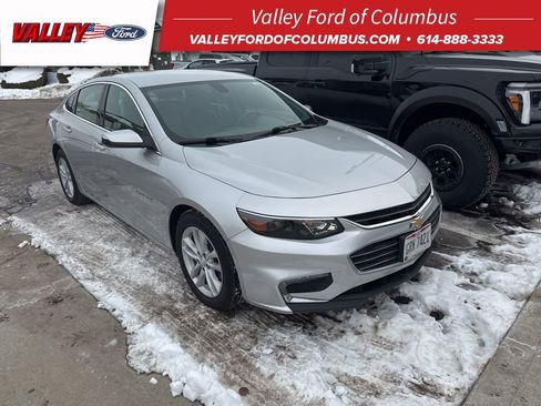 Used 2017 Chevrolet Malibu LT image 1