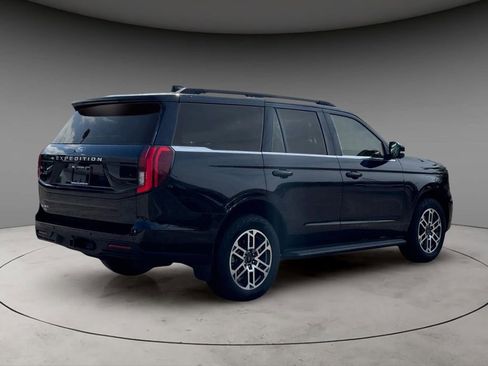Used 2025 Ford Expedition Active AWD/4WD image 9