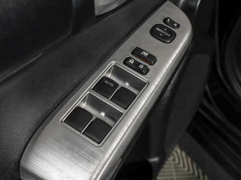 Used 2014 Toyota Camry SE FWD image 32