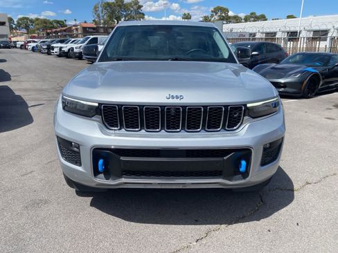 Used 2022 Jeep Grand Cherokee Overland w/ Advanced Protech Group III image 2