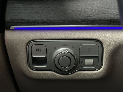 Certified 2022 Mercedes-Benz GLE 350 w/ Premium Package image 31