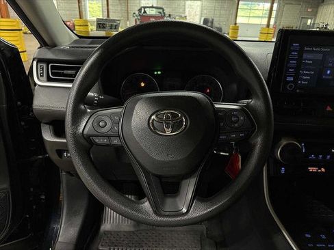 Certified 2022 Toyota RAV4 LE image 18