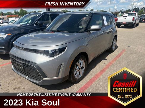Used 2023 Kia Soul LX w/ LX Technology Package FWD image 1