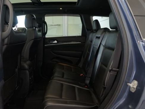 Used 2020 Jeep Grand Cherokee Overland AWD/4WD image 30