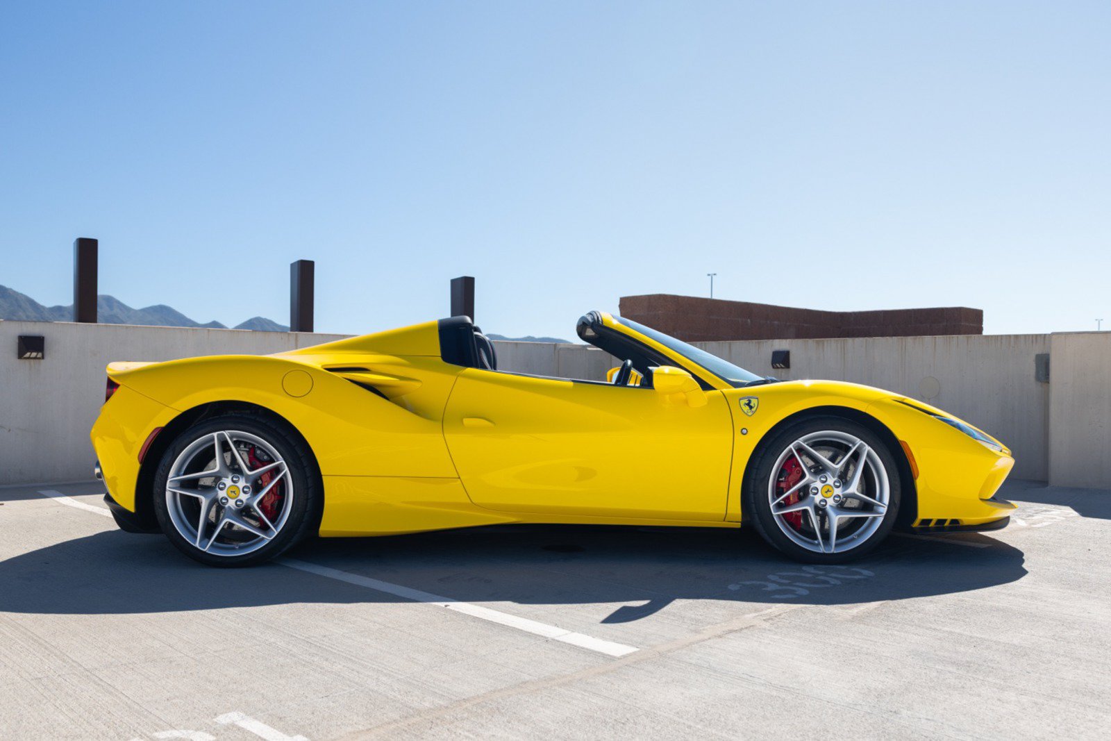 Used 2022 Ferrari F8 Tributo RWD image 6