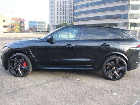 Used 2023 Jaguar F-PACE SVR image 6