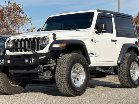 Used 2024 Jeep Wrangler Sport image 8