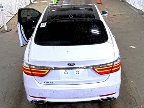 Used 2017 Kia K900 Premium RWD image 3