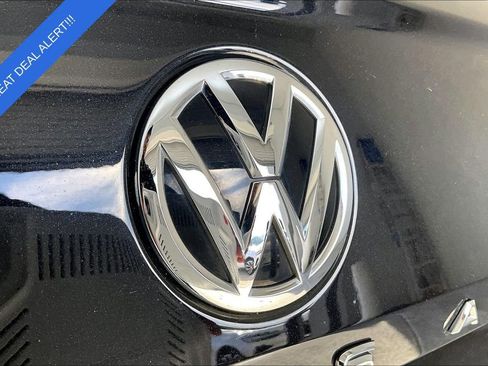 Used 2022 Volkswagen Passat 2.0T SE image 41