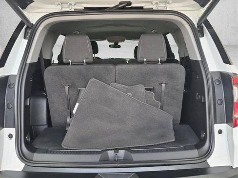 Used 2020 GMC Acadia SLE w/ Driver Convenience Package FWD image 6
