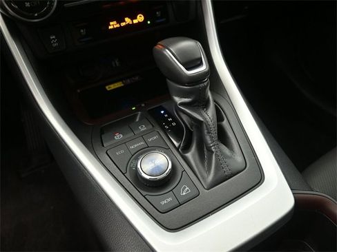 Used 2024 Toyota RAV4 Limited image 32