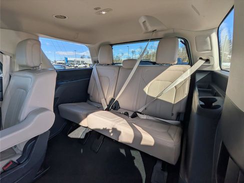 Used 2024 Ford Expedition Limited image 14