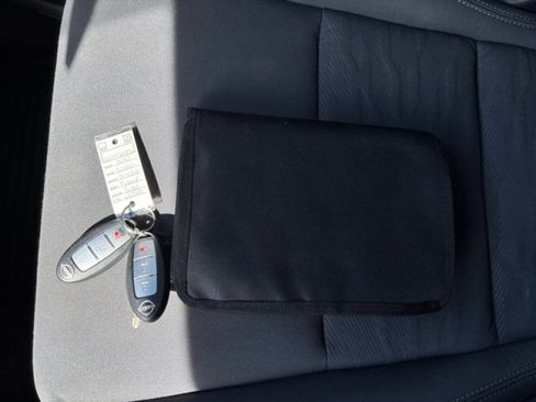 Used 2023 Nissan Frontier SV w/ Midnight Edition Package image 20