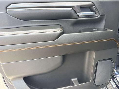 Used 2024 GMC Sierra 2500 AT4 w/ AT4 Premium Plus Package image 12