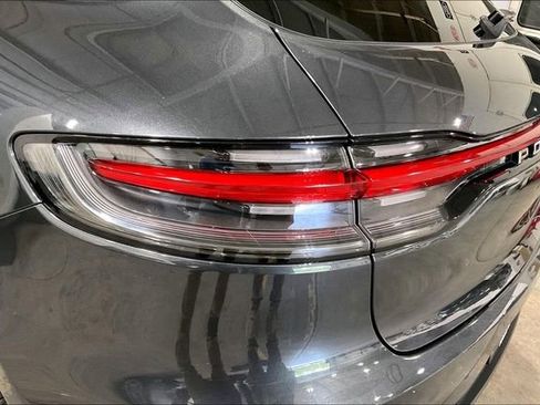 Used 2020 Porsche Macan w/ Premium Package Plus AWD/4WD image 32