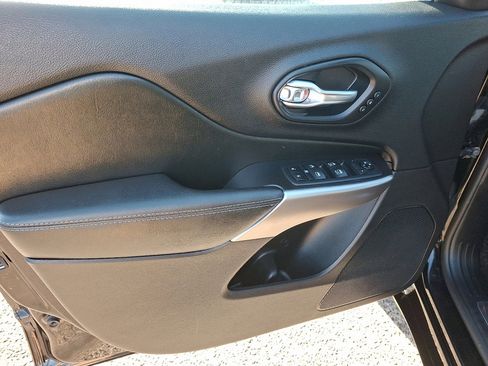 Used 2020 Jeep Cherokee High Altitude image 22