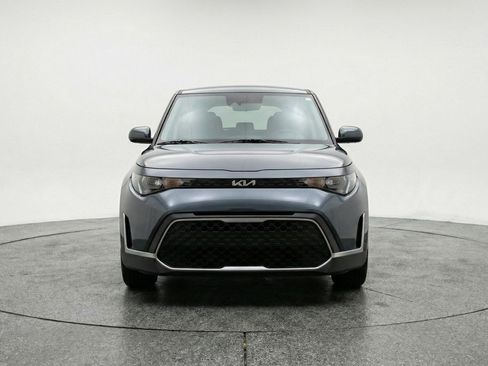Used 2025 Kia Soul LX w/ LX Technology Package FWD image 2