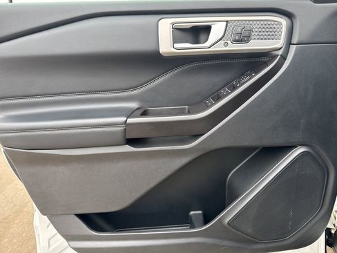 Used 2020 Ford Explorer Limited w/ Class III Trailer Tow Package image 16